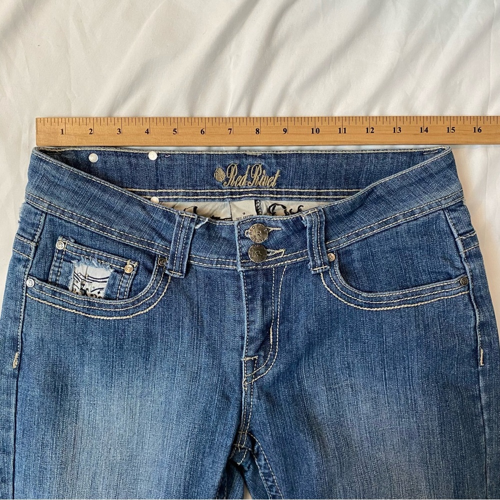 Vintage 00s Y2K Low Rise Flare Jeans, Size 8/9 30" Waist, Grunge Gothic Vibes - Picture 7 of 10